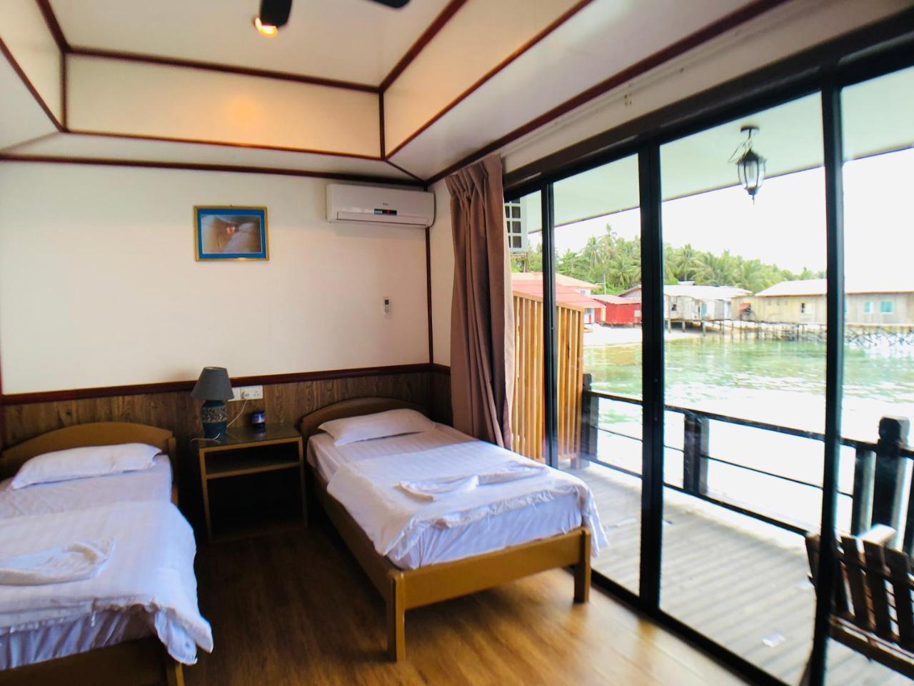 Mabul Paradise Lodge Mabul Island Exterior photo